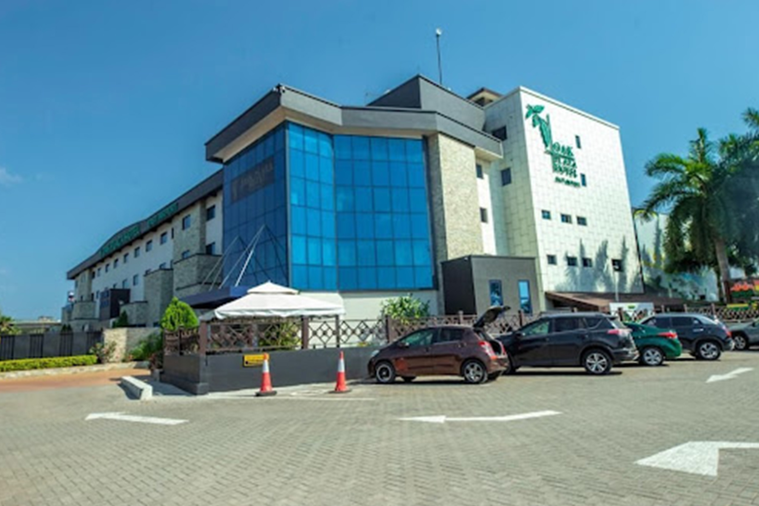 Oak Plaza Hotel